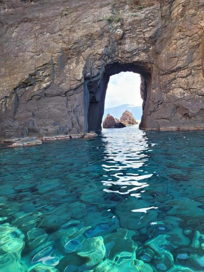 Апартаменты Lipari Centro Storico Flat 6 Mins From Port Экстерьер фото